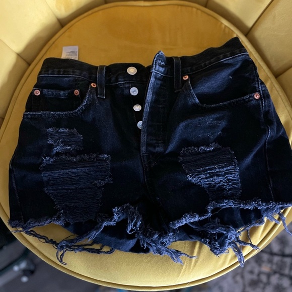 Levi's 501 Women's Black Denim Shorts size 27 - Picture 3 of 4